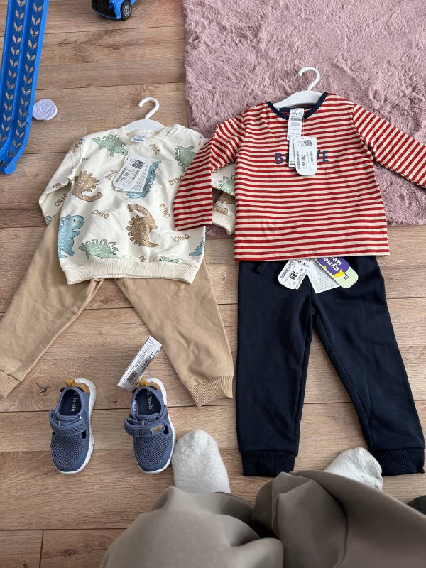 Куча обновок, в детском мире просто бешенные скидки